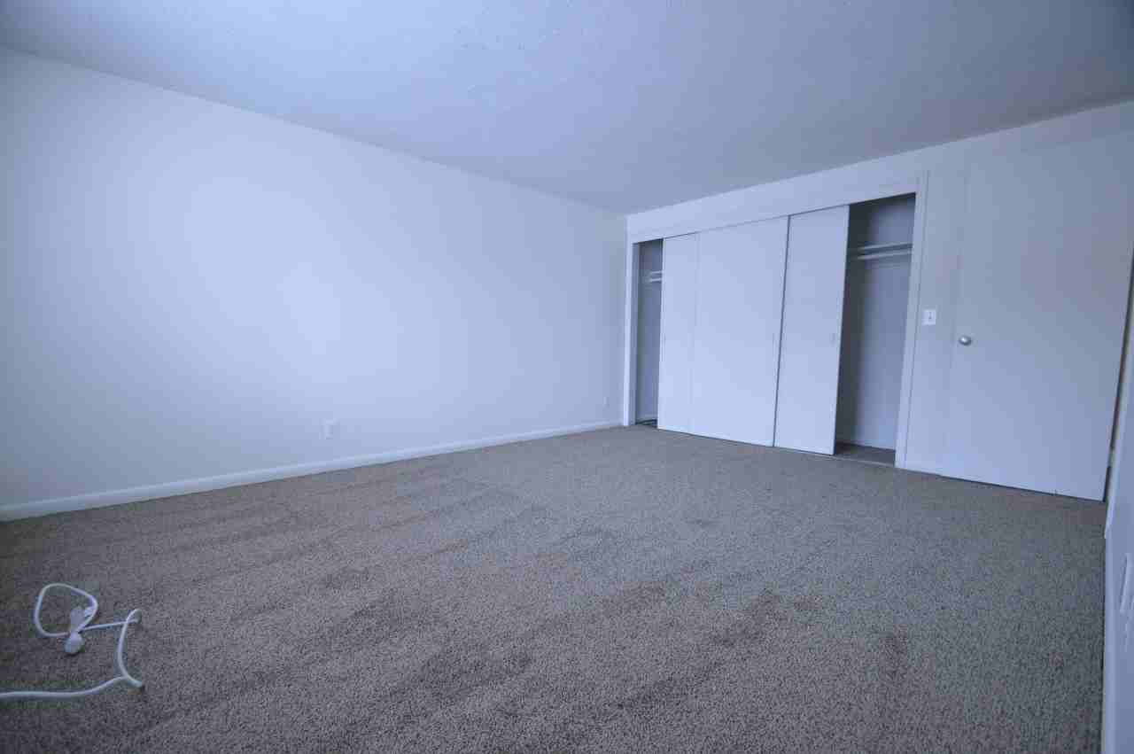 1077 East Ave - Photo 5 of 10