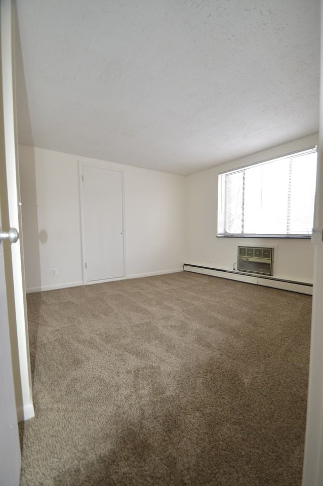 1077 East Ave - Photo 7 of 10