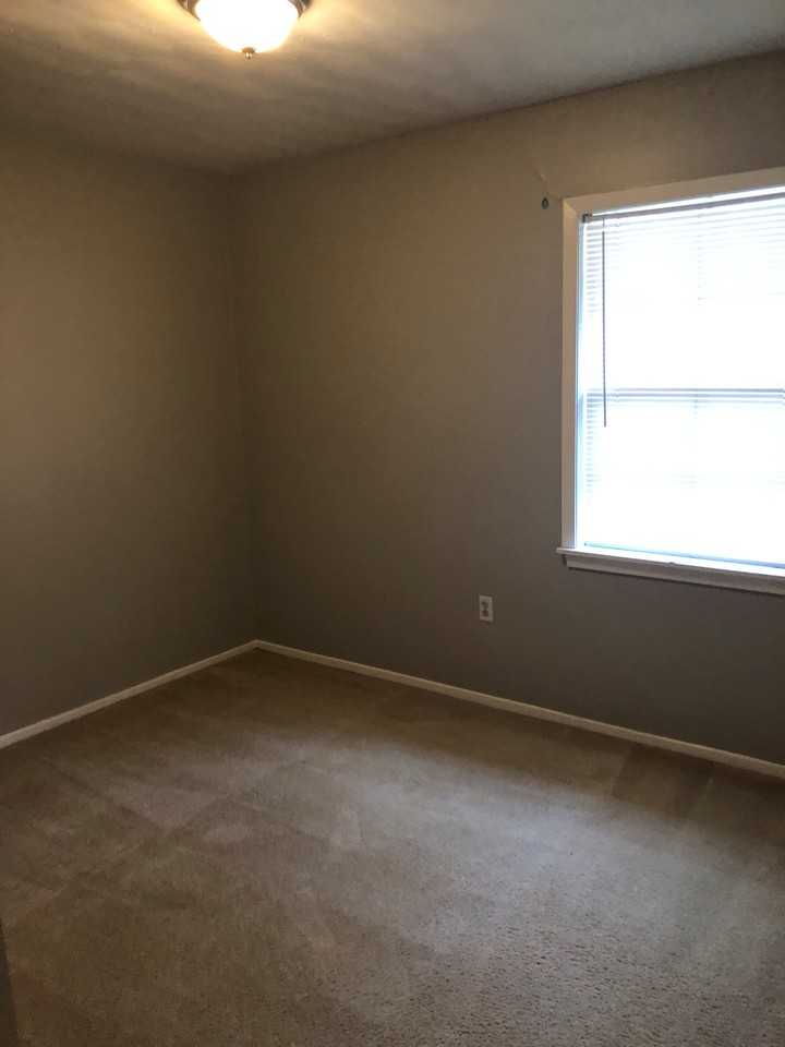 335 Southridge Dr - Photo 5 of 14