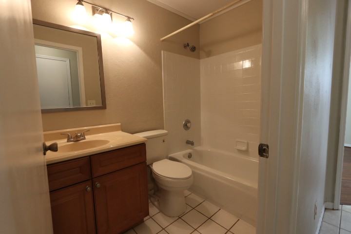 9438 Bud Wood St - Photo 7 of 9