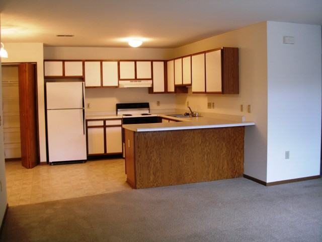 311-315 South St - Photo 6 of 8
