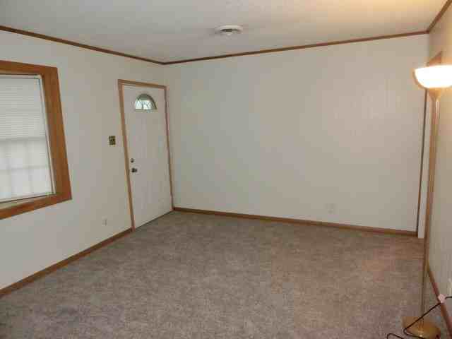 3230 Miller Ave - Photo 2 of 10