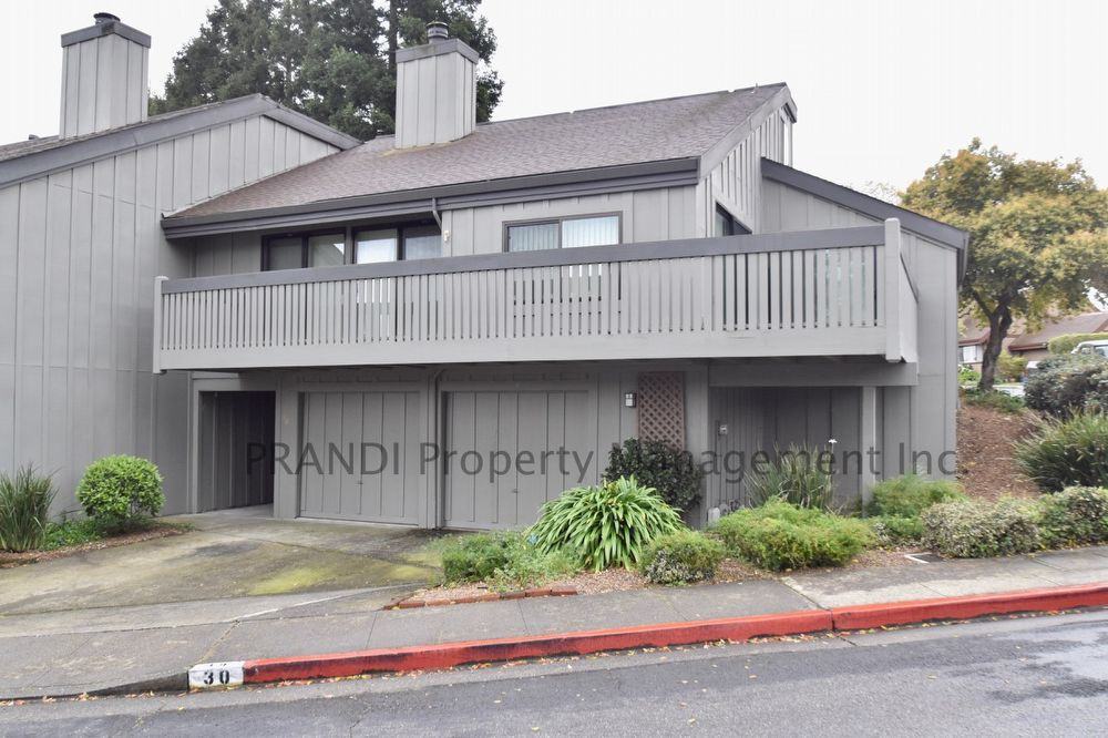 30 Blackstone Dr - Photo 2 of 20