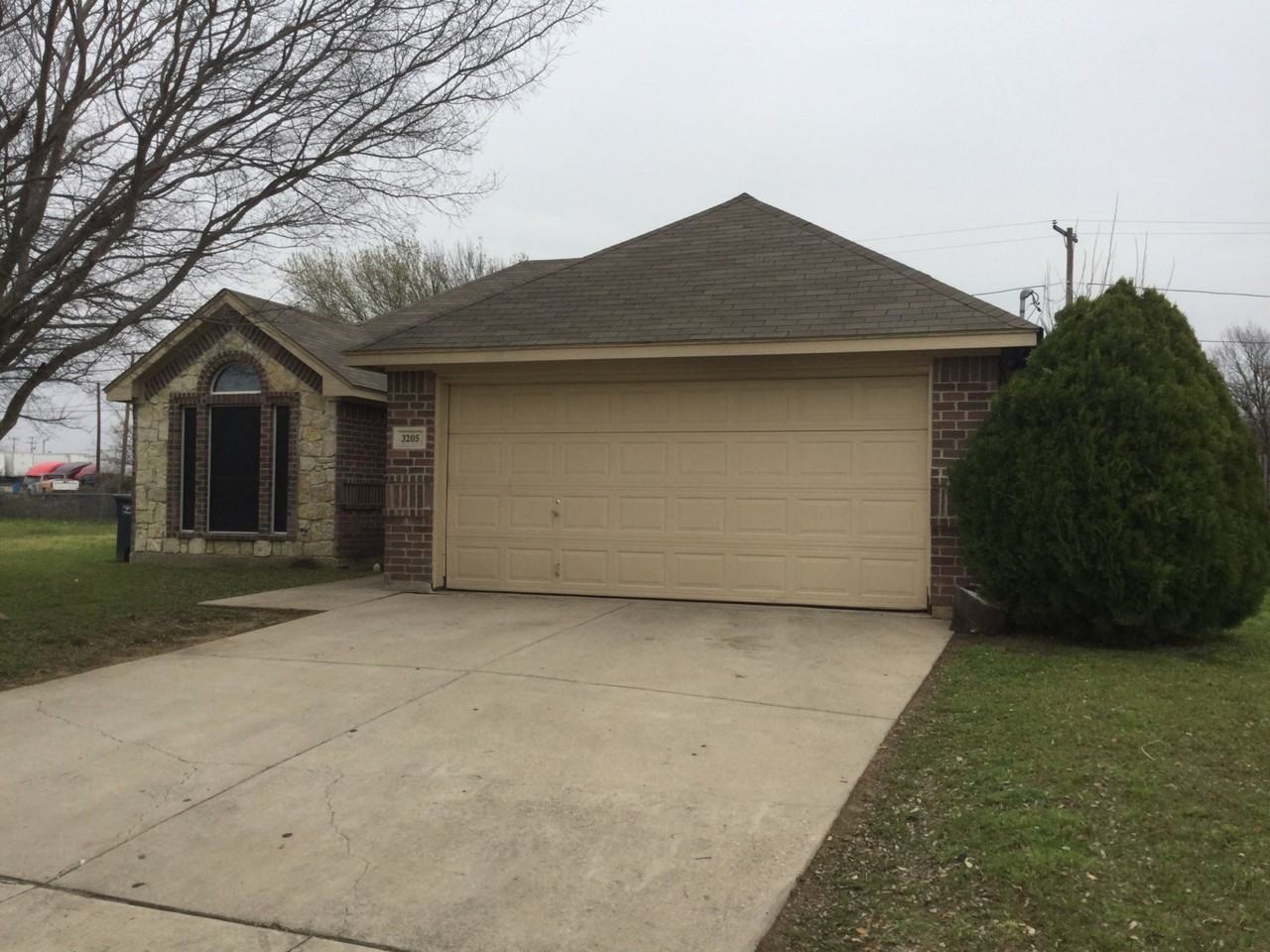3205 Carverly Avenue - Photo 3 of 5