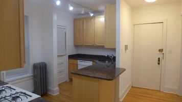 featured image of 3413 N Marshfield Ave