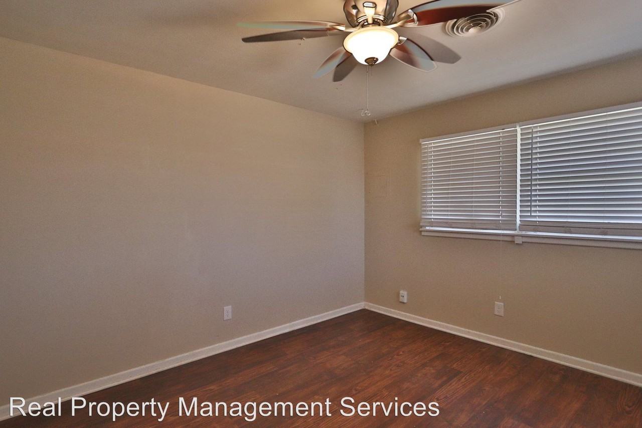3410 49th St - Photo 3 of 4