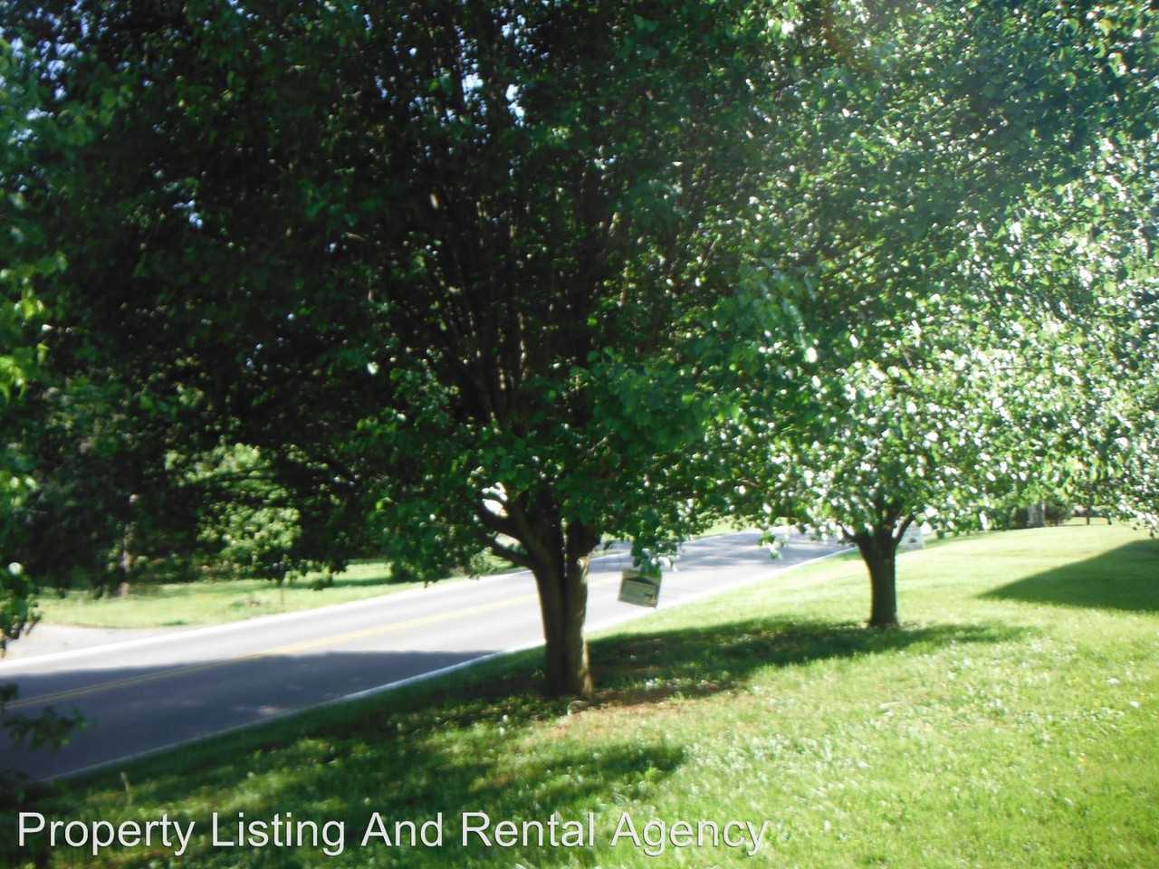 133 Mayflower Rd - Photo 3 of 10