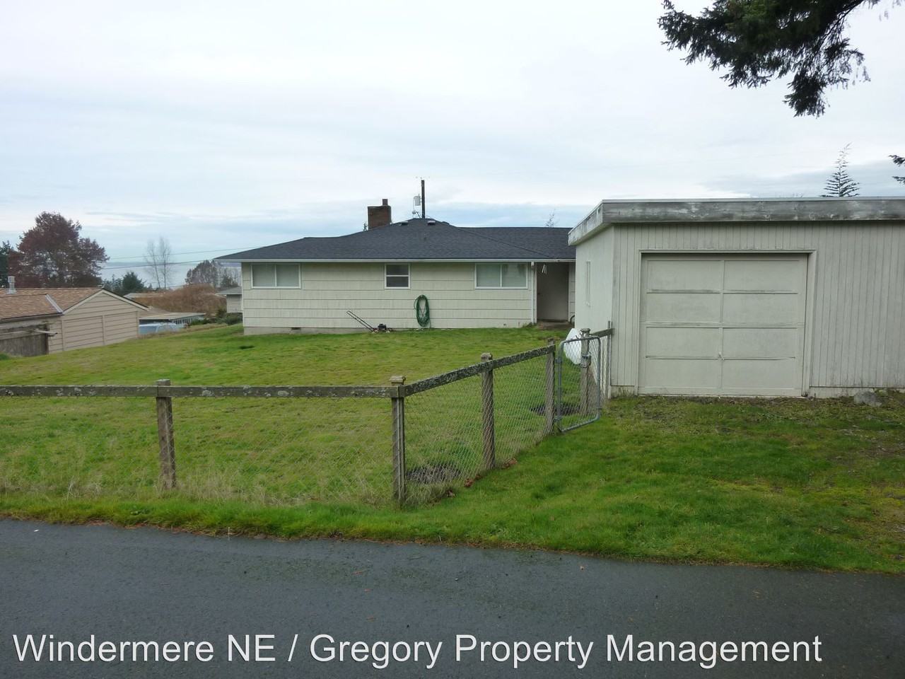 940 Sprague St - Photo 3 of 12