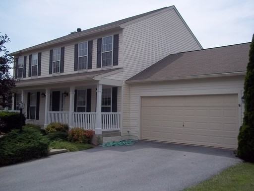 111 Mason Pl - Photo 2 of 7