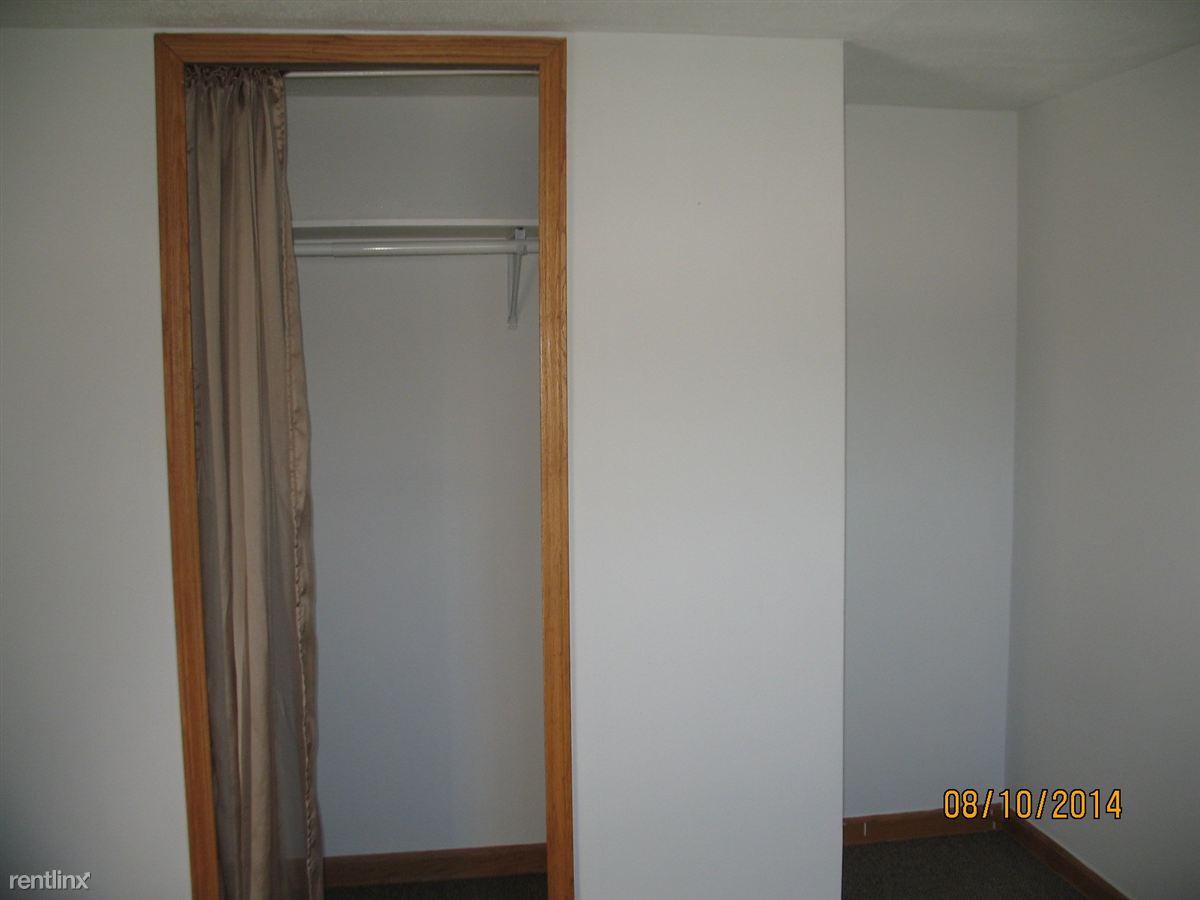 131 S Cottage St - Photo 3 of 5