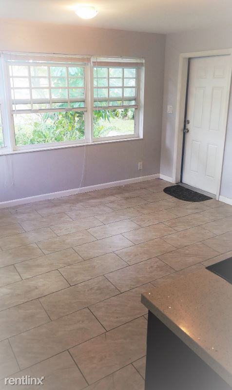 165 NW 40th St - Photo 2 of 5