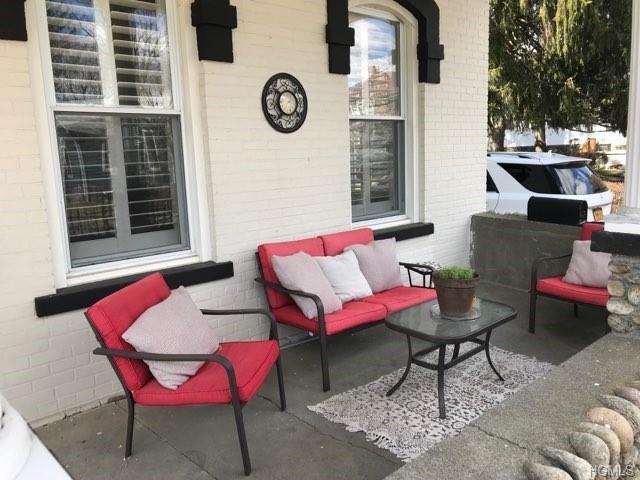 11 Lee Ave - Photo 2 of 16