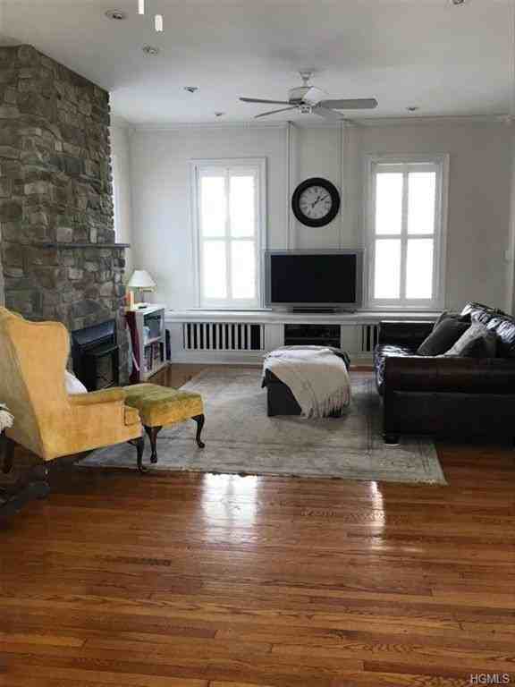 11 Lee Ave - Photo 3 of 16