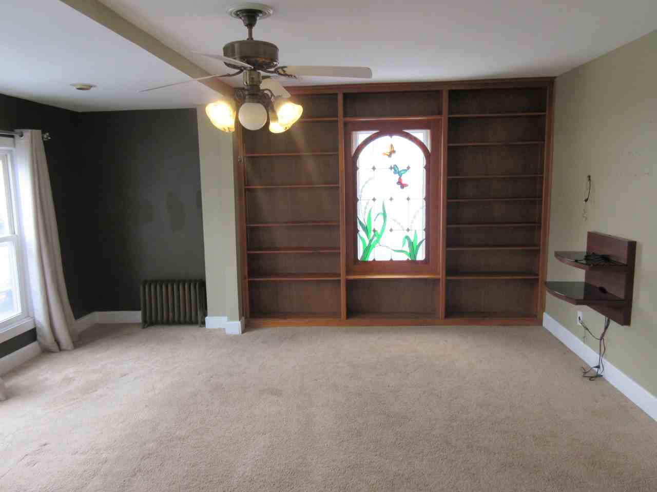 324 Dewey Ave - Photo 2 of 8