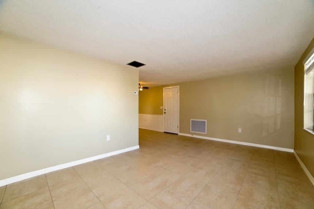 3702 Grayton Dr - Photo 3 of 19