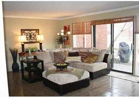 7012 Wornall Rd - Photo 2 of 10