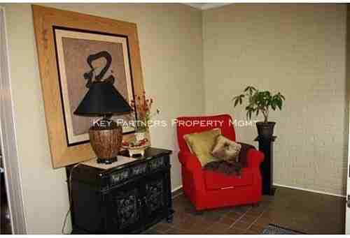 7012 Wornall Rd - Photo 3 of 10