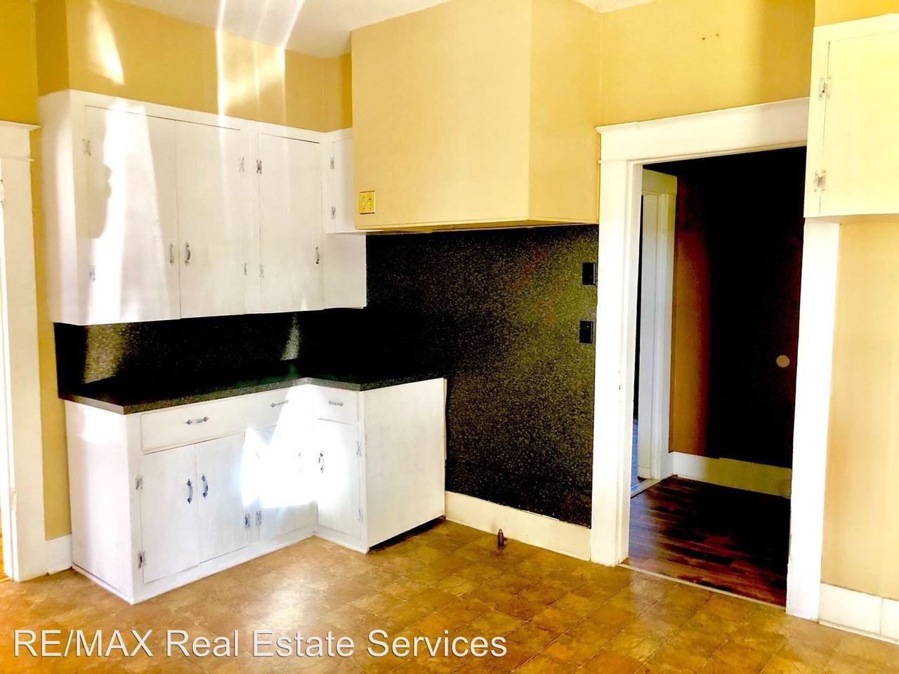 616 Pine St - Photo 3 of 17