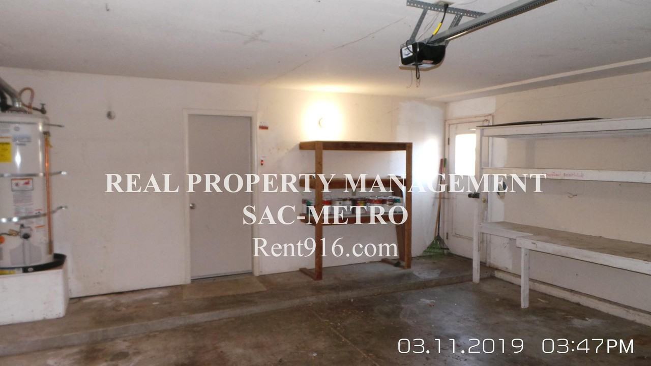 5350 Laguna Park Dr - Photo 3 of 8