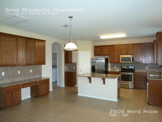 2505 White Moon Dr - Photo 2 of 10