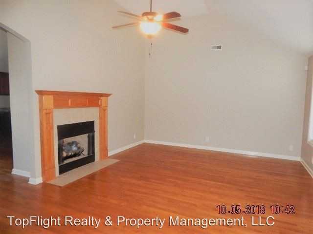 1387 Ambleside Dr - Photo 2 of 18