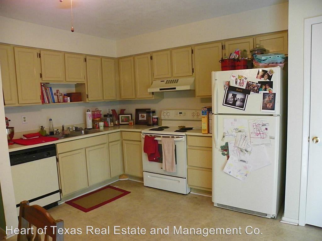 2521 Crosstimbers - Photo 2 of 8