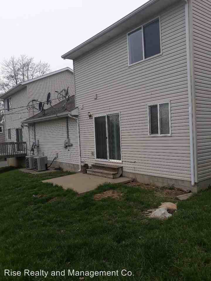 2627 E Park St - Photo 2 of 11