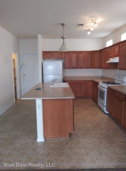 4712 Stafford Pl NW - Photo 3 of 17