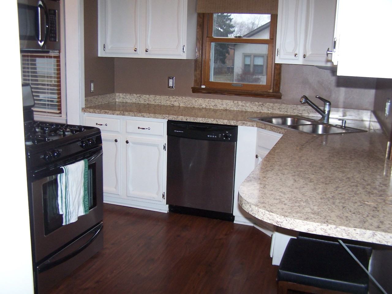 6045 5th Ave S - Photo 3 of 11