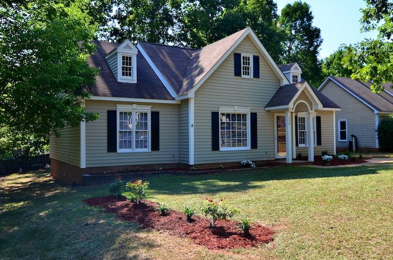 228 Chadford Rd - Photo 3 of 31