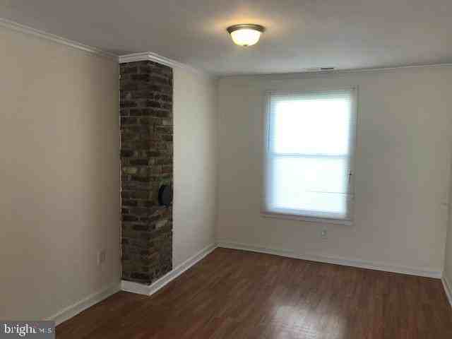 118 Charles St - Photo 3 of 10