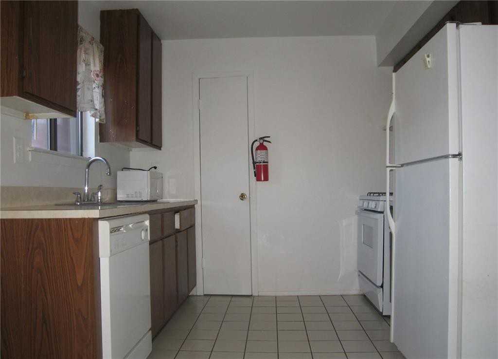 503 N Oaks Blvd - Photo 2 of 5