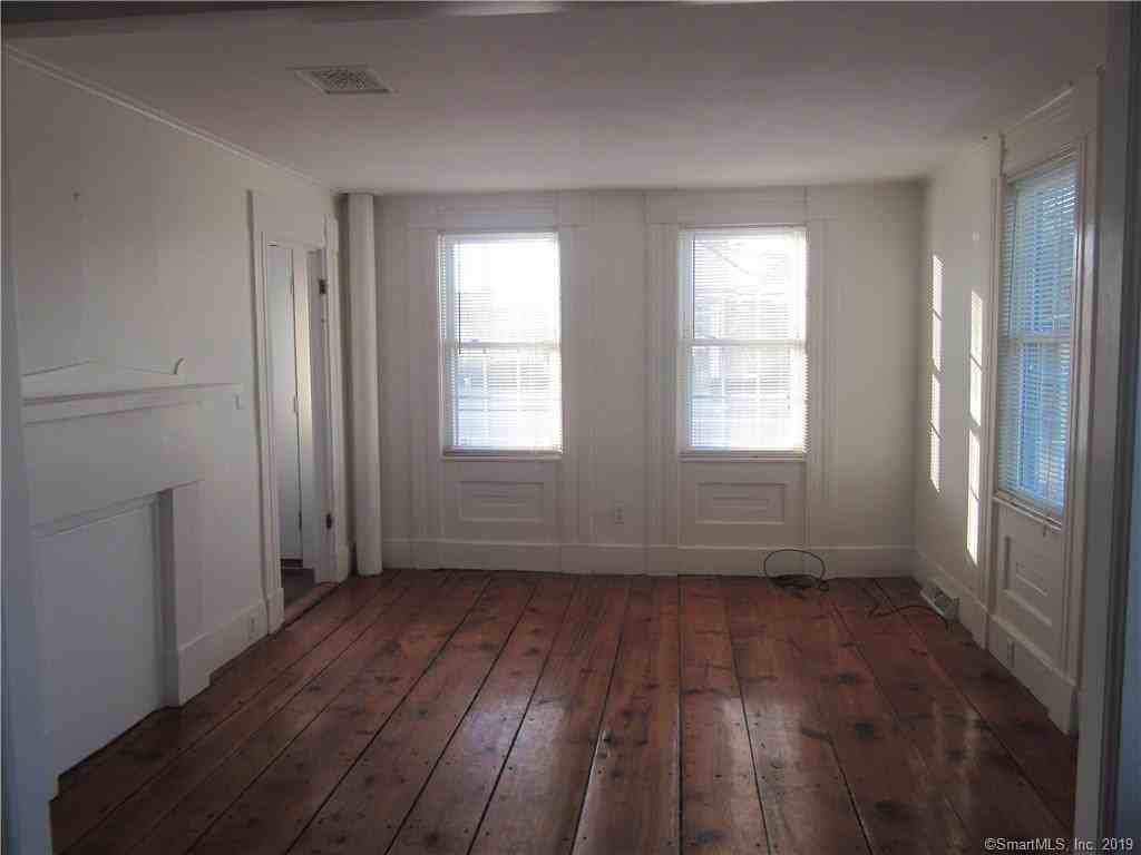 603 Main St - Photo 2 of 8