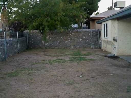 747 Moffat Ln - Photo 3 of 17