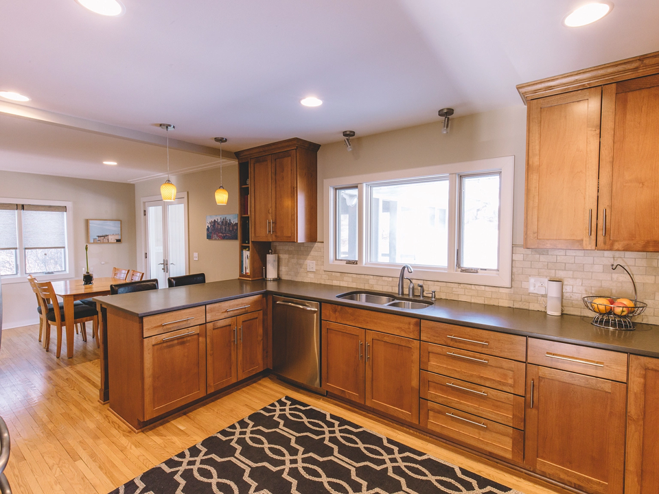 3221 Townview Avenue Northeast - Photo 3 of 16