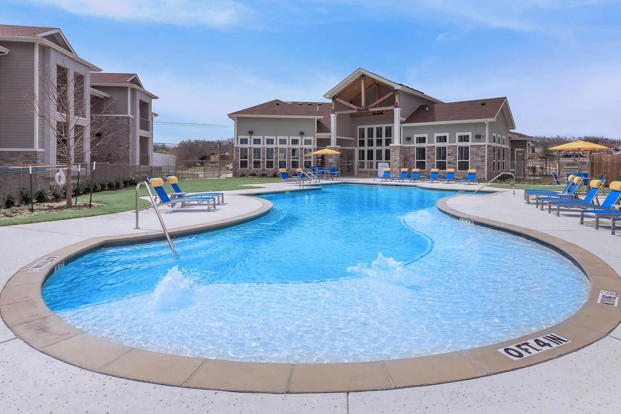 Alton Park Apartments - Photo 6 of 51