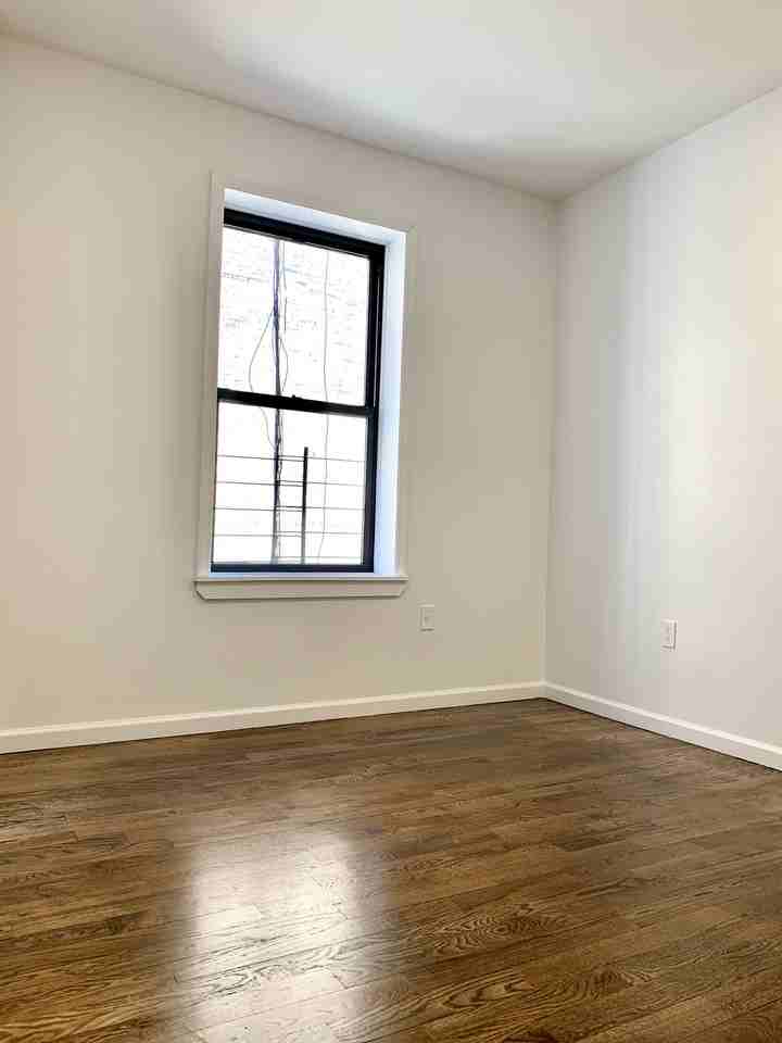 St Nicholas Ave & W 189th St #3b