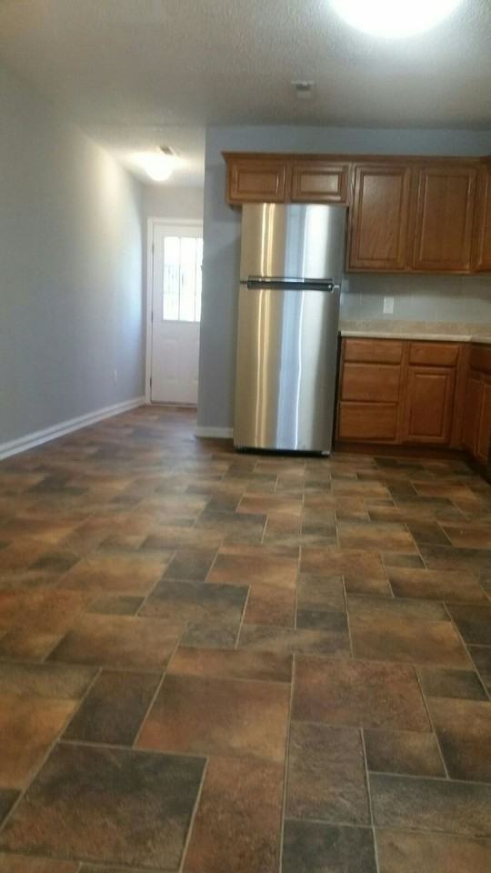 427 E Liberty St - Photo 3 of 6