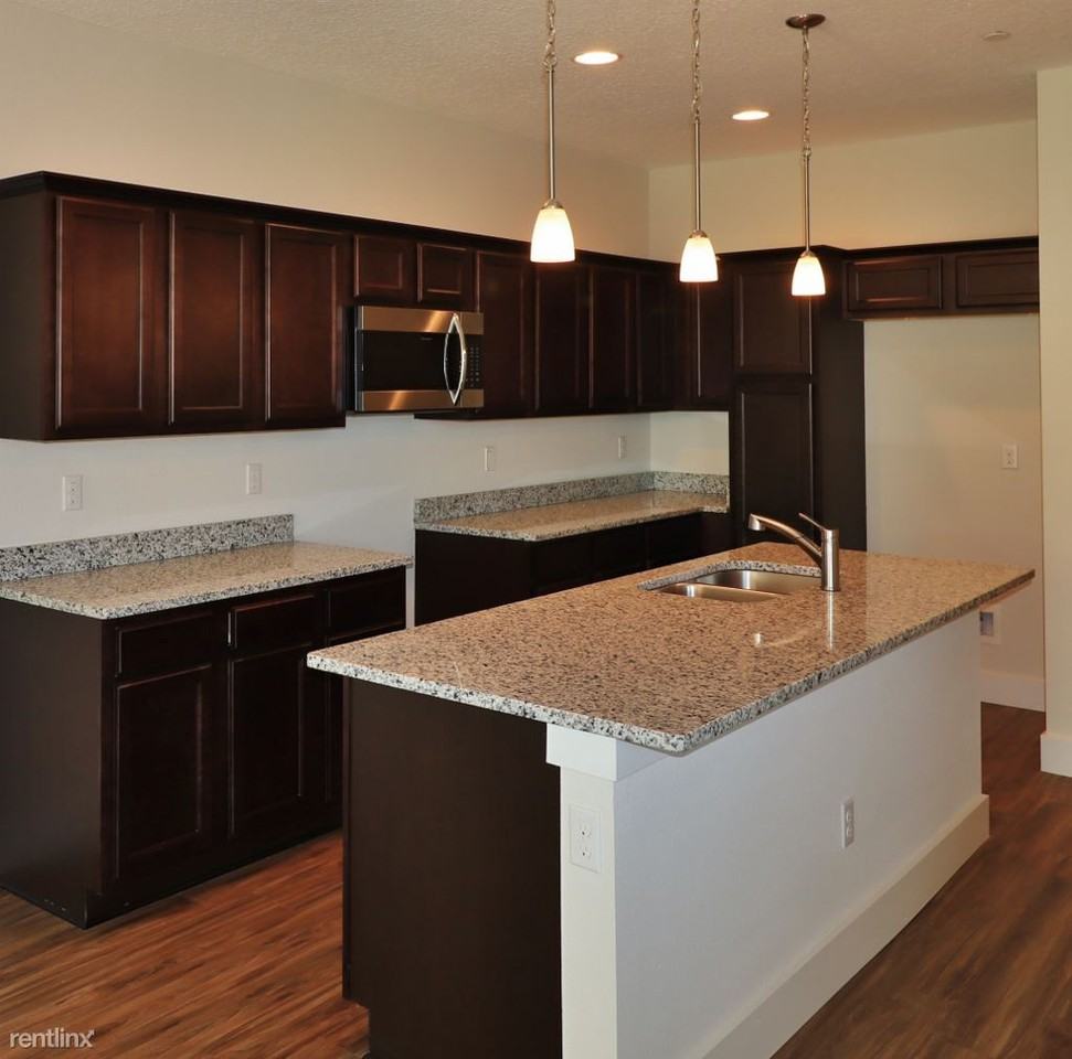 834 4th Ave S - Photo 3 of 19