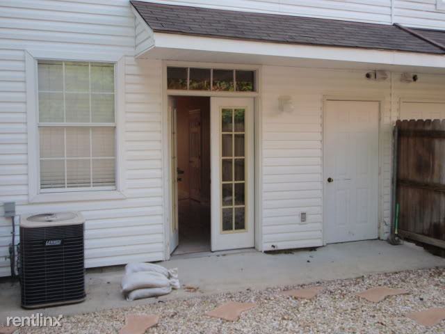 2210 Christian St 8 - Photo 2 of 4