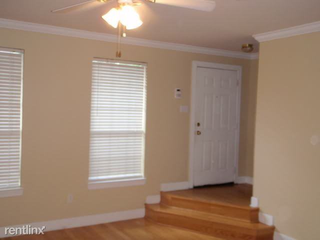 2210 Christian St 8 - Photo 3 of 4