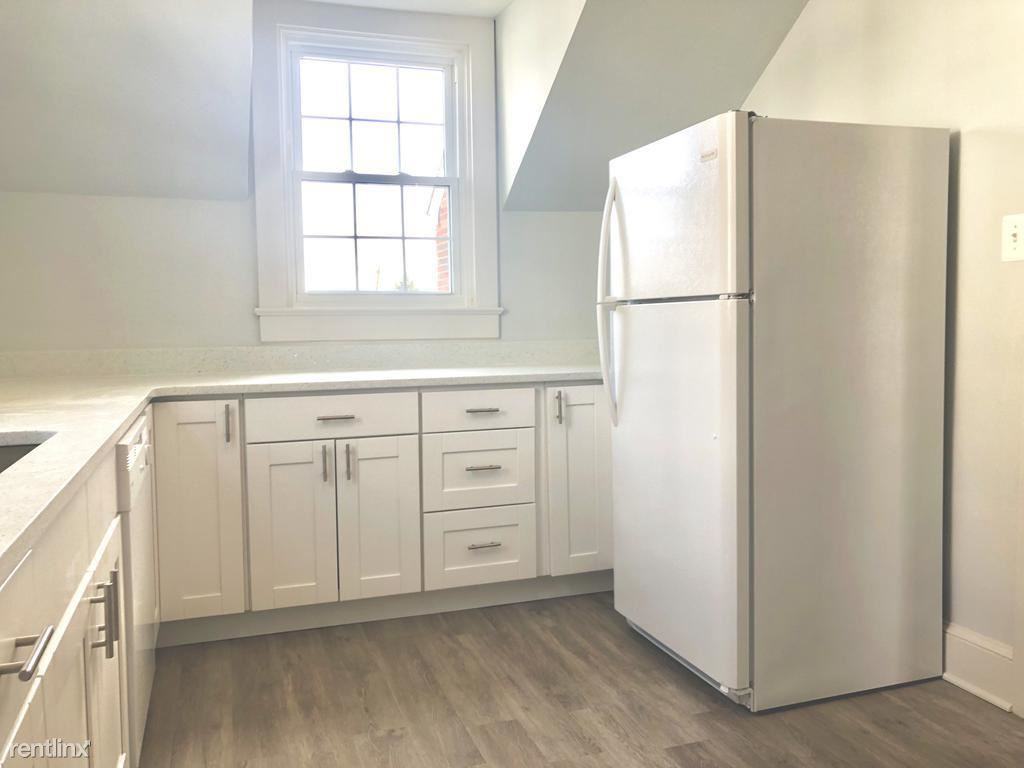 33 N Fenwick St - Photo 3 of 19