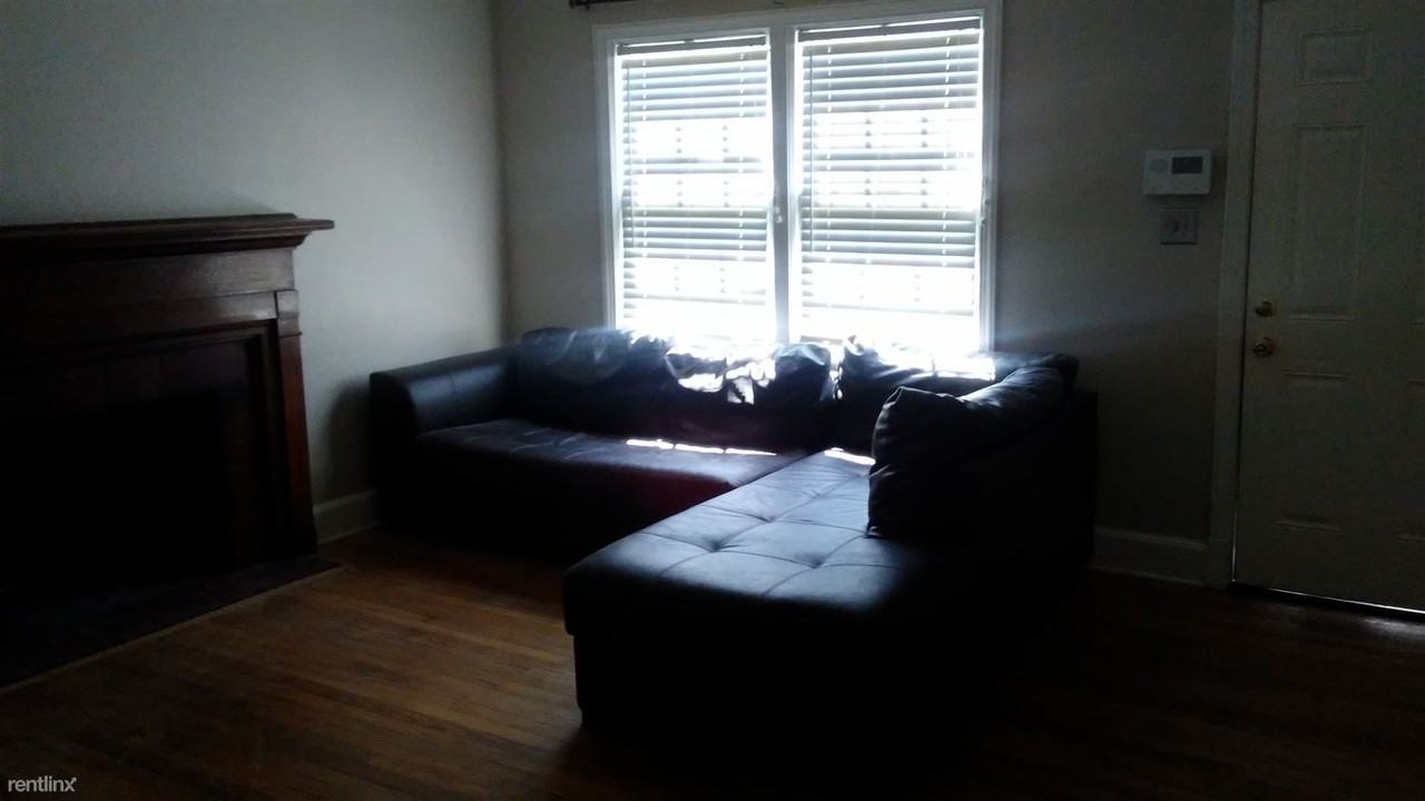 1702 Laurel St - Photo 2 of 5