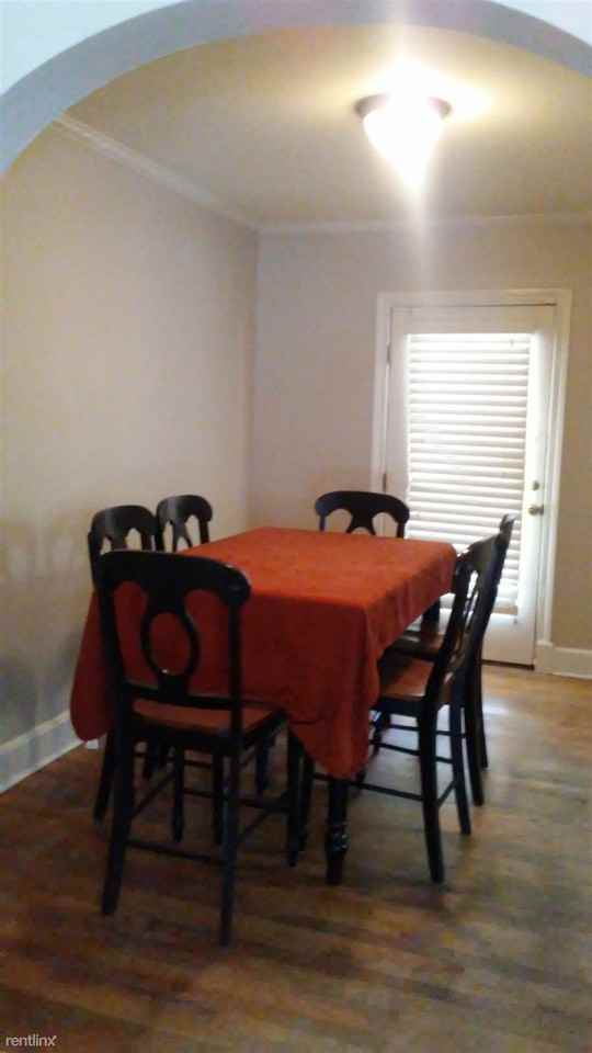 1702 Laurel St - Photo 3 of 5