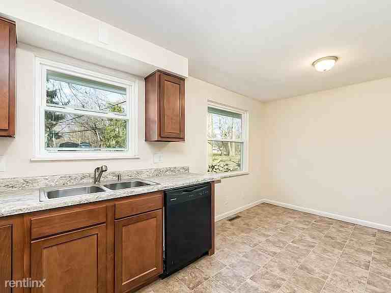 4521 Noe Bixby Rd - Photo 3 of 8