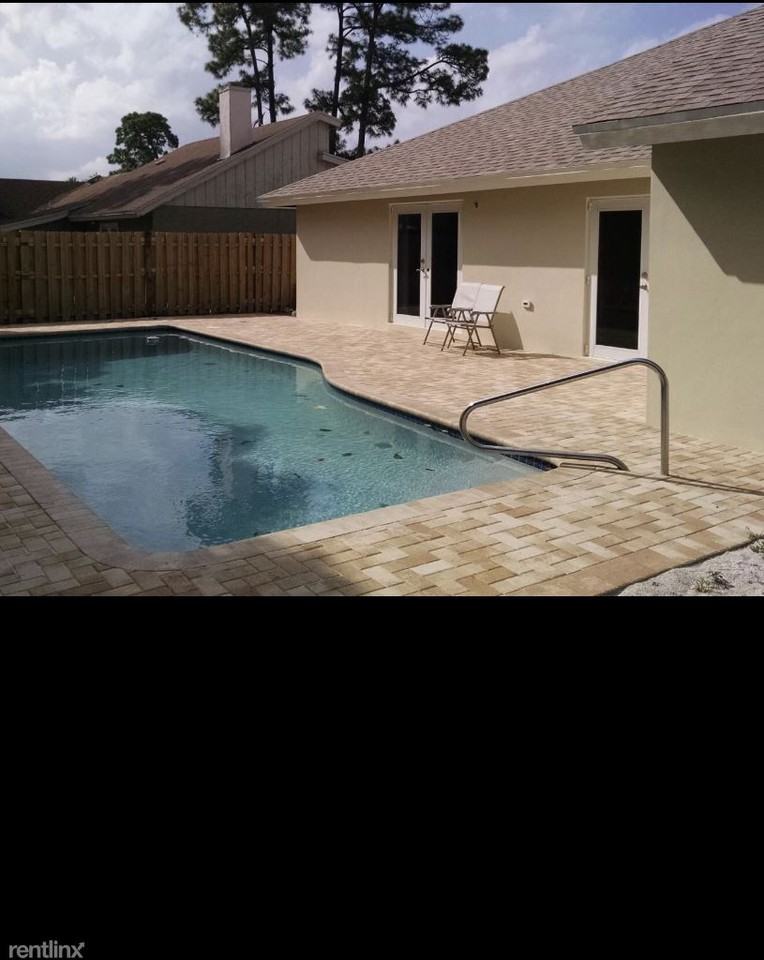 340 Royal Poinciana Way ##318 - Photo 3 of 8