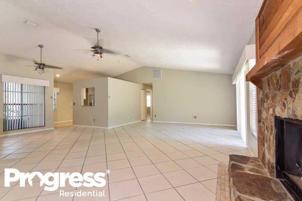 4615 Deerwalk Ave - Photo 3 of 14