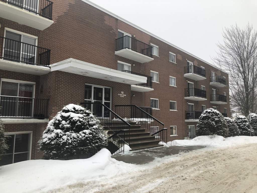 Glenn Wood Place - Photo 2 of 10