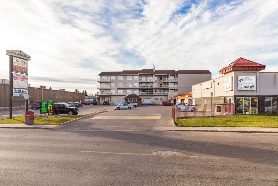 River Gate - Photo 2 of 10