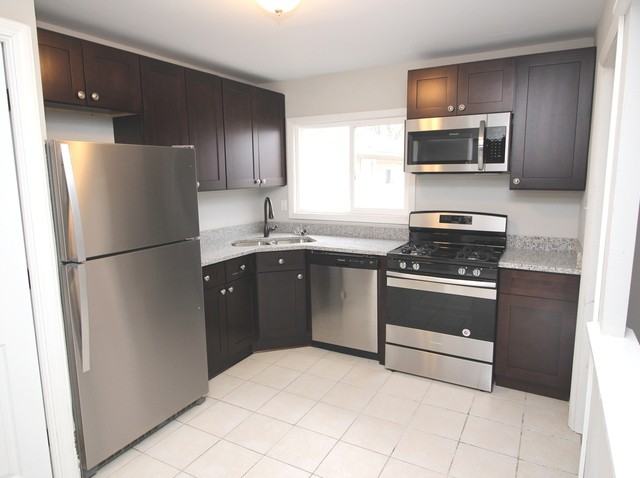 1831 Reichert Ave - Photo 3 of 7